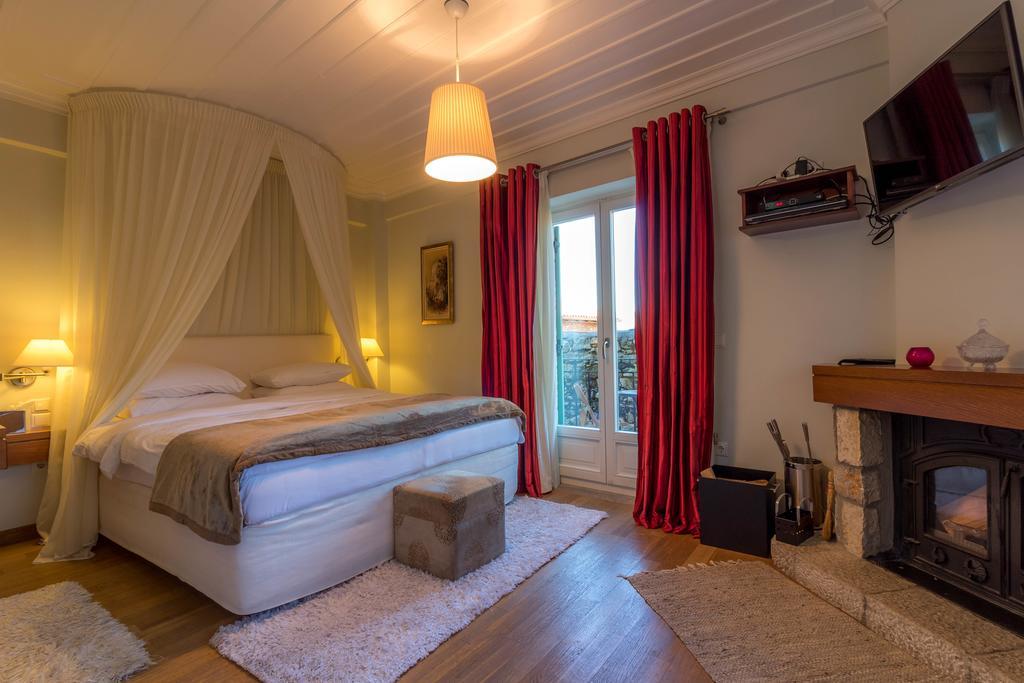 Enastron Guesthouse Димицана Екстериор снимка