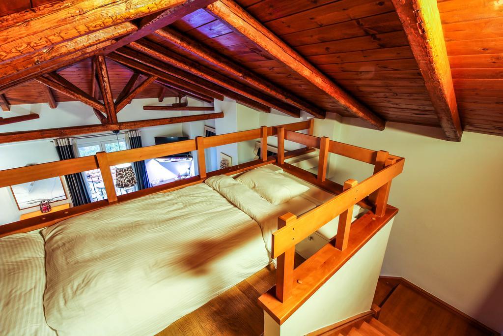 Enastron Guesthouse Димицана Екстериор снимка